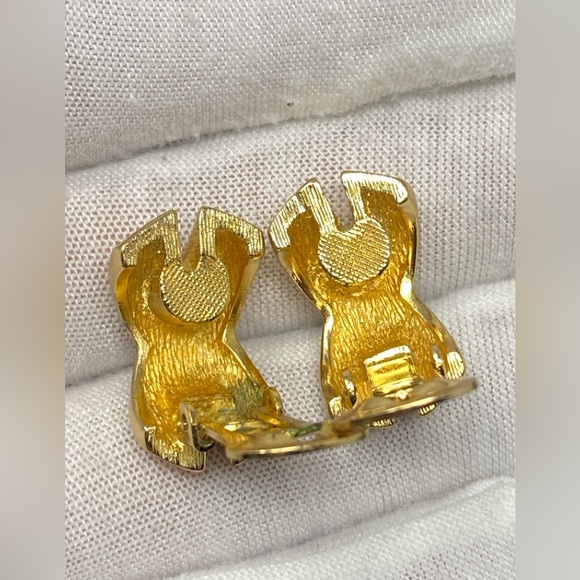 Christian Dior Vintage Gold  Tone X Clip Earrings - Picture 13 of 14
